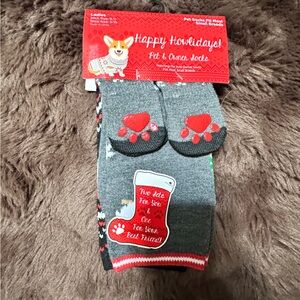 Gray and Red Casual Crew Socks with Bold Design